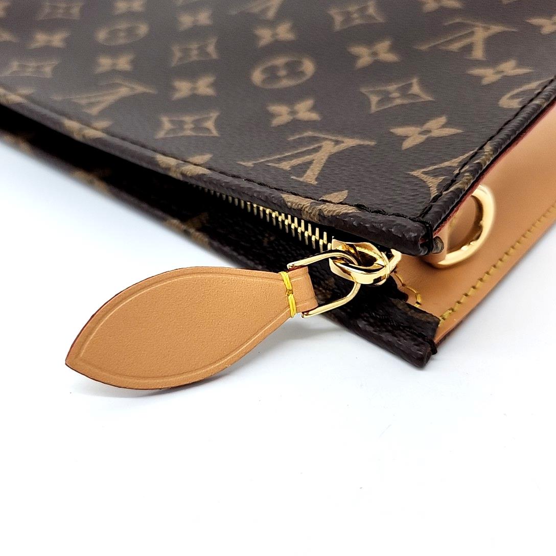 Louis Vuitton  Toiletry Pouch on Chain M81412