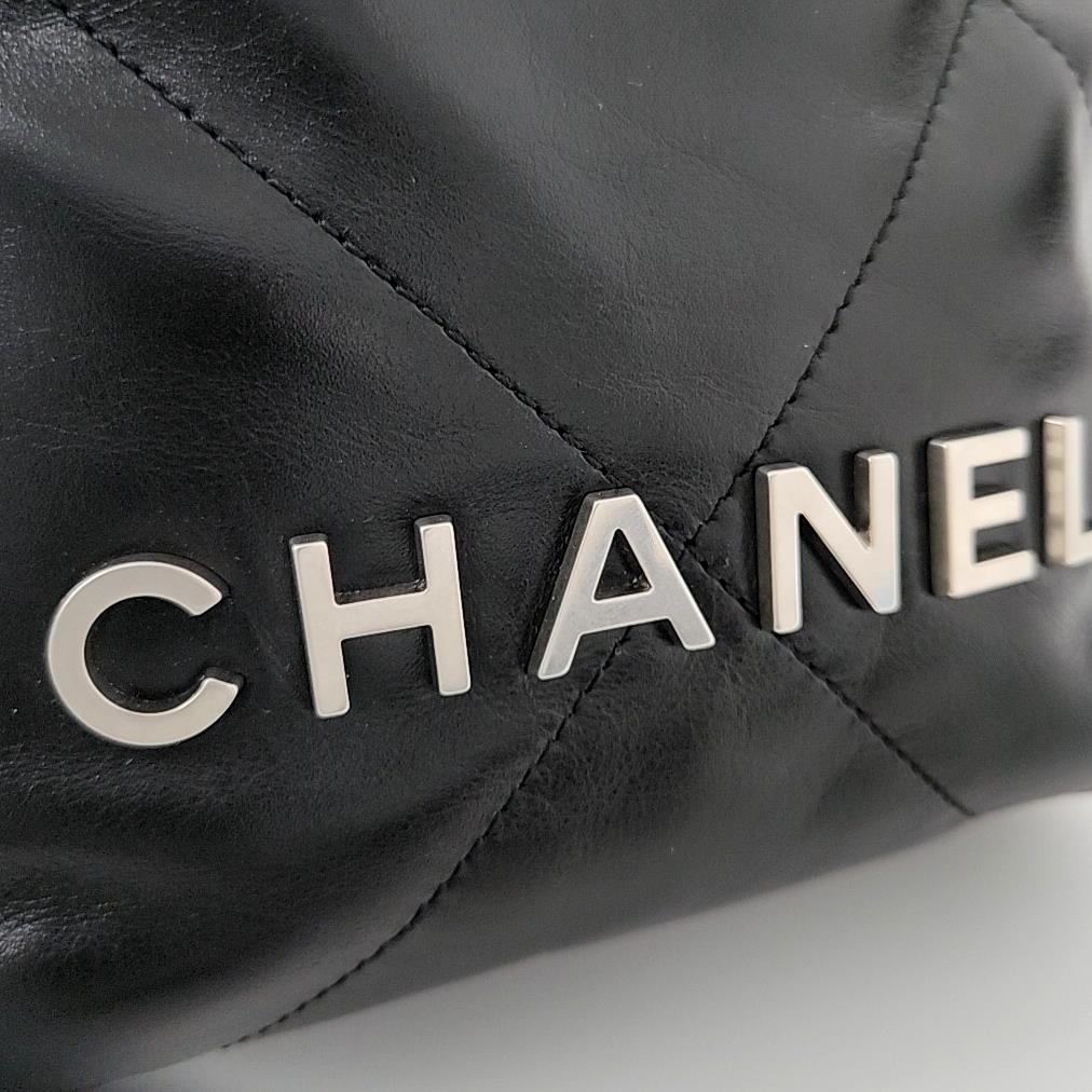 Chanel  22 Bag Mini