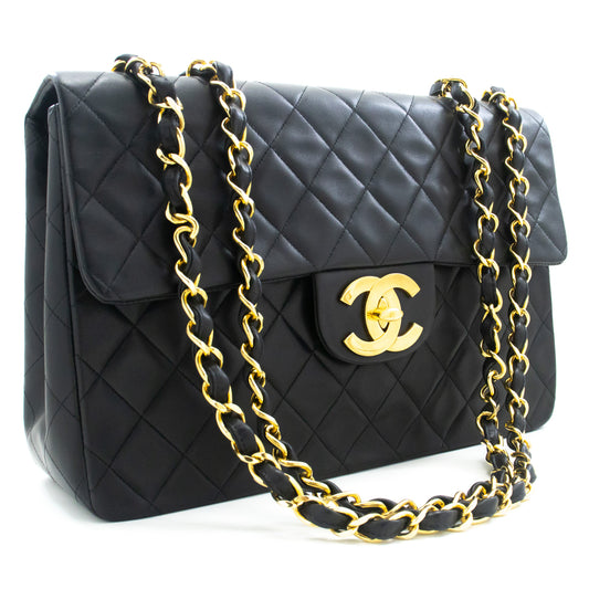Chanel Women's Luxurious Leather Flap Shoulder Bag in Black