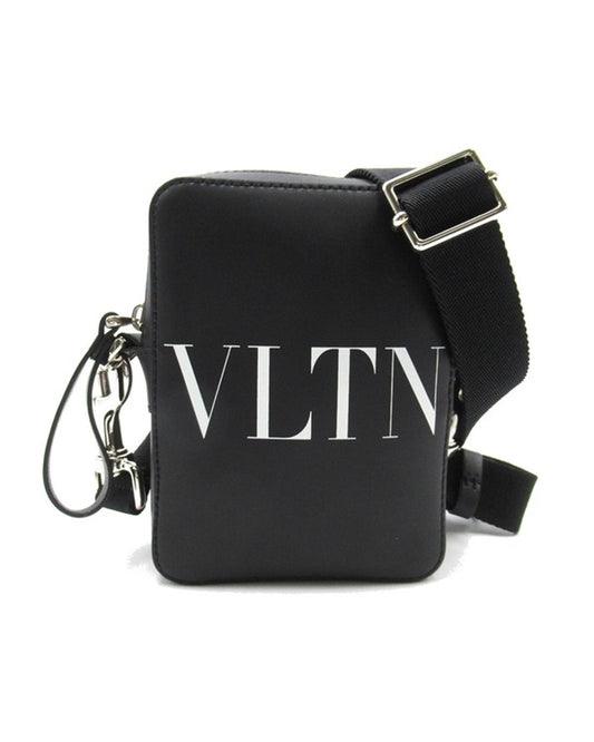 Valentino Women's Black Leather Messenger Bag in Excellent Condition in Black