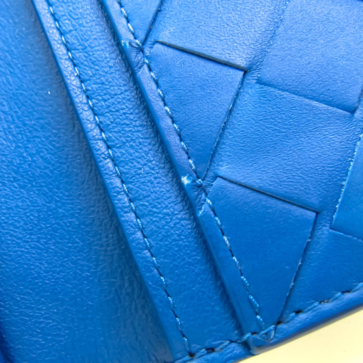 Bottega Veneta Unisex Intrecciato Leather Designer Bag in Blue