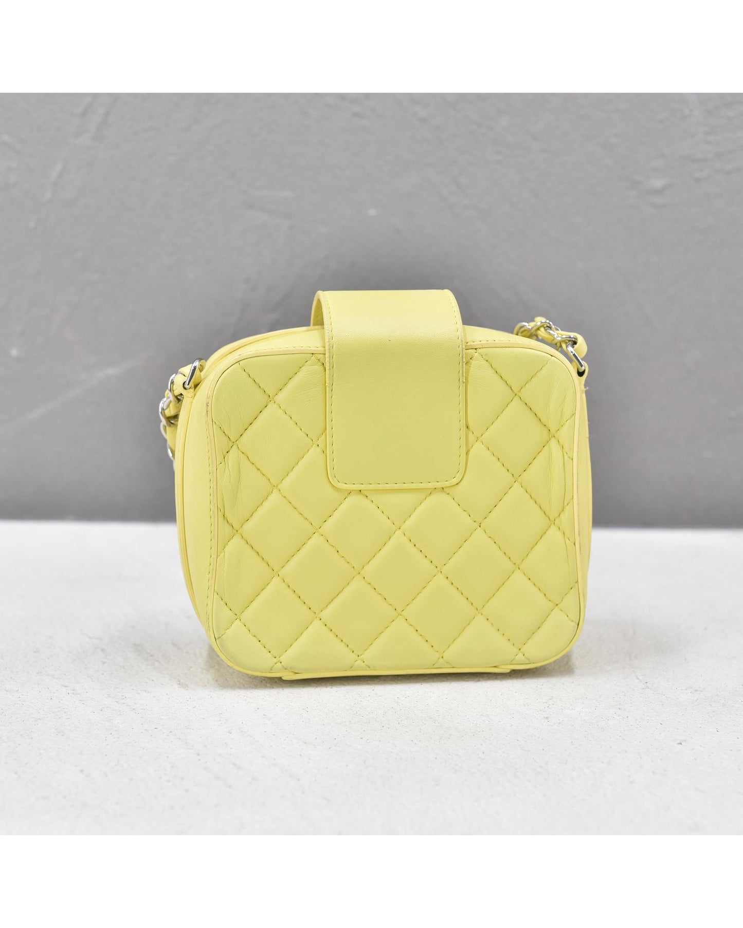 Chanel Women's Yellow Camera Bag with CC Logo in Yellow