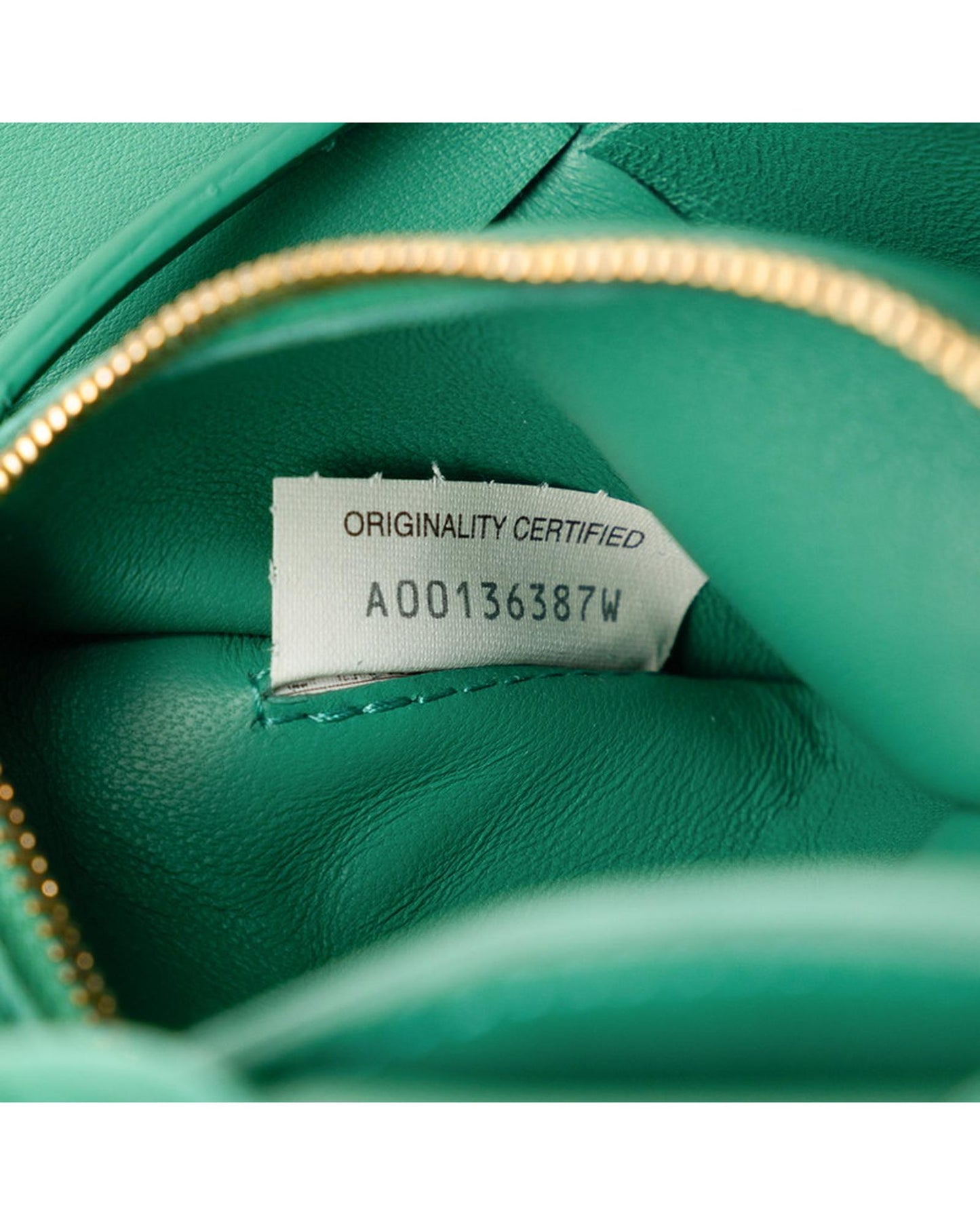 Bottega Veneta Women's Green Maxi Intrecciato Cassette Bag in Excellent Condition in Green