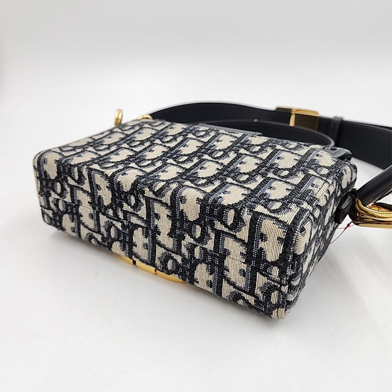 Dior Christian  Oblique 30 Montaigne Box Bag M9204