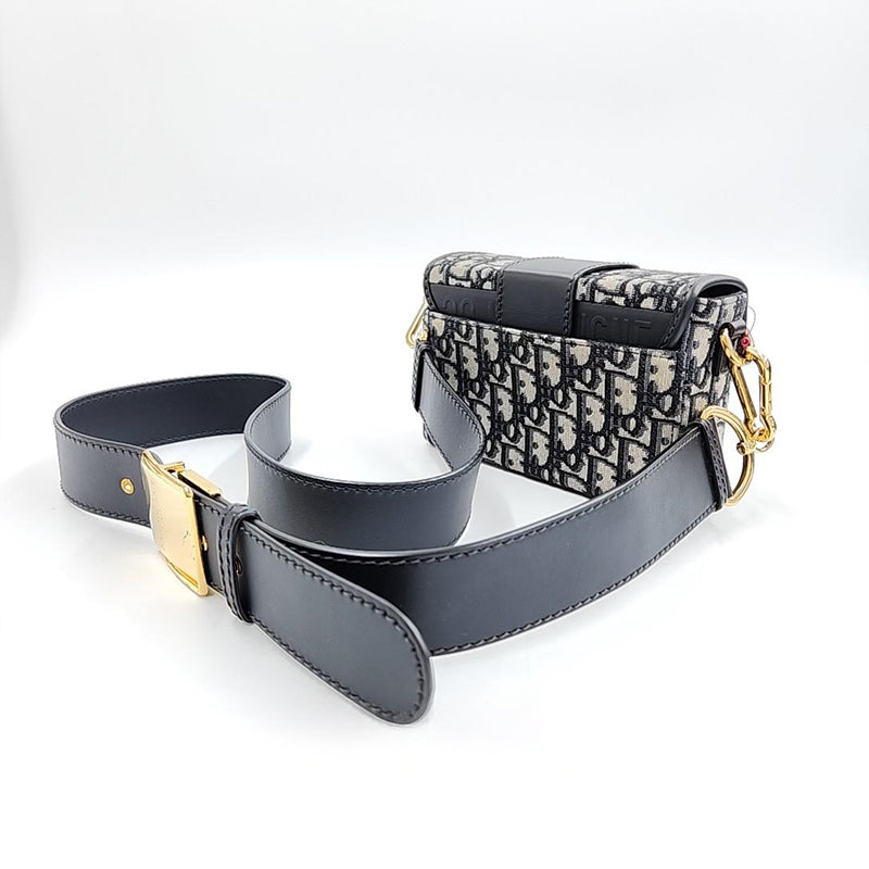 Dior Christian  Oblique 30 Montaigne Box Bag M9204