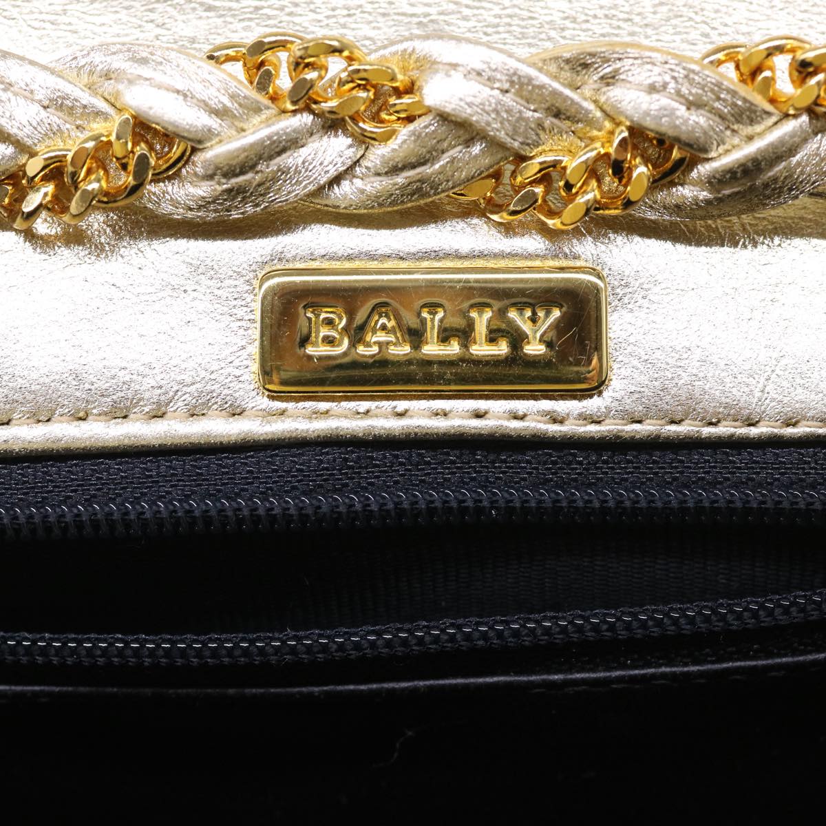 Bally Quilted Chain Shoulder Bag Leather Gold Tone Auth Yk8178