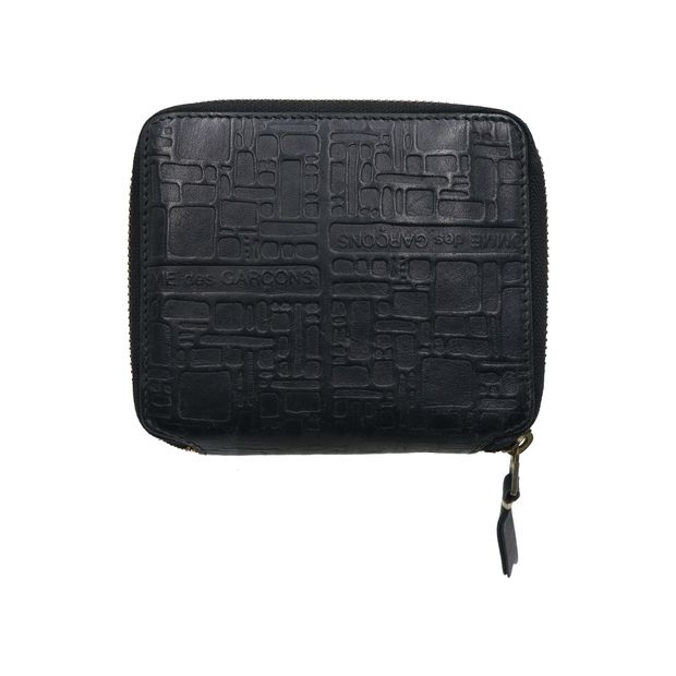 Comme Des GarÃ§ons Logo Embossed Wallet in Black Leather