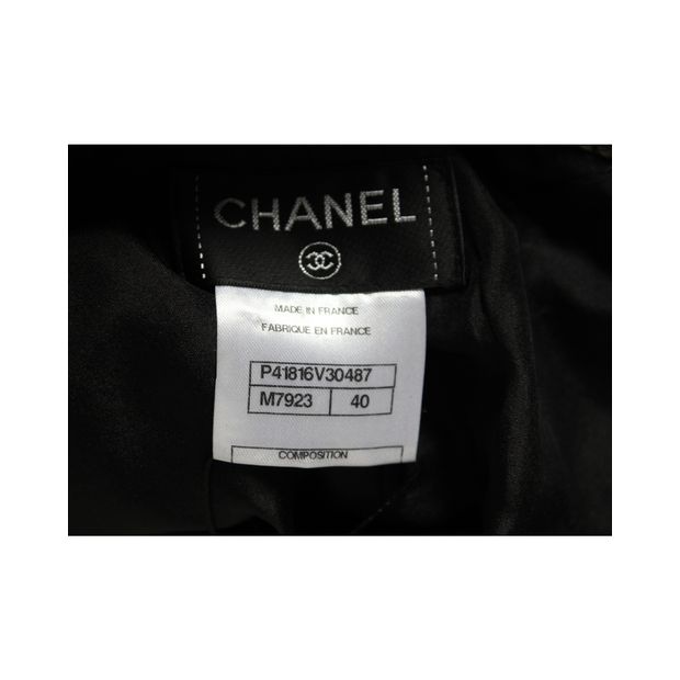 Chanel Black, White, Beige & Red Knee Length Tweed Skirt
