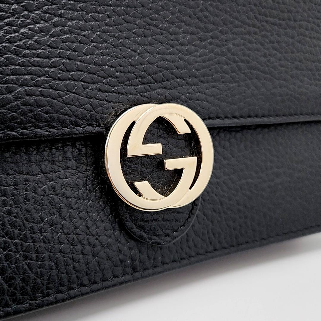 Gucci  Interlocking Chain Crossbody Bag (615524)