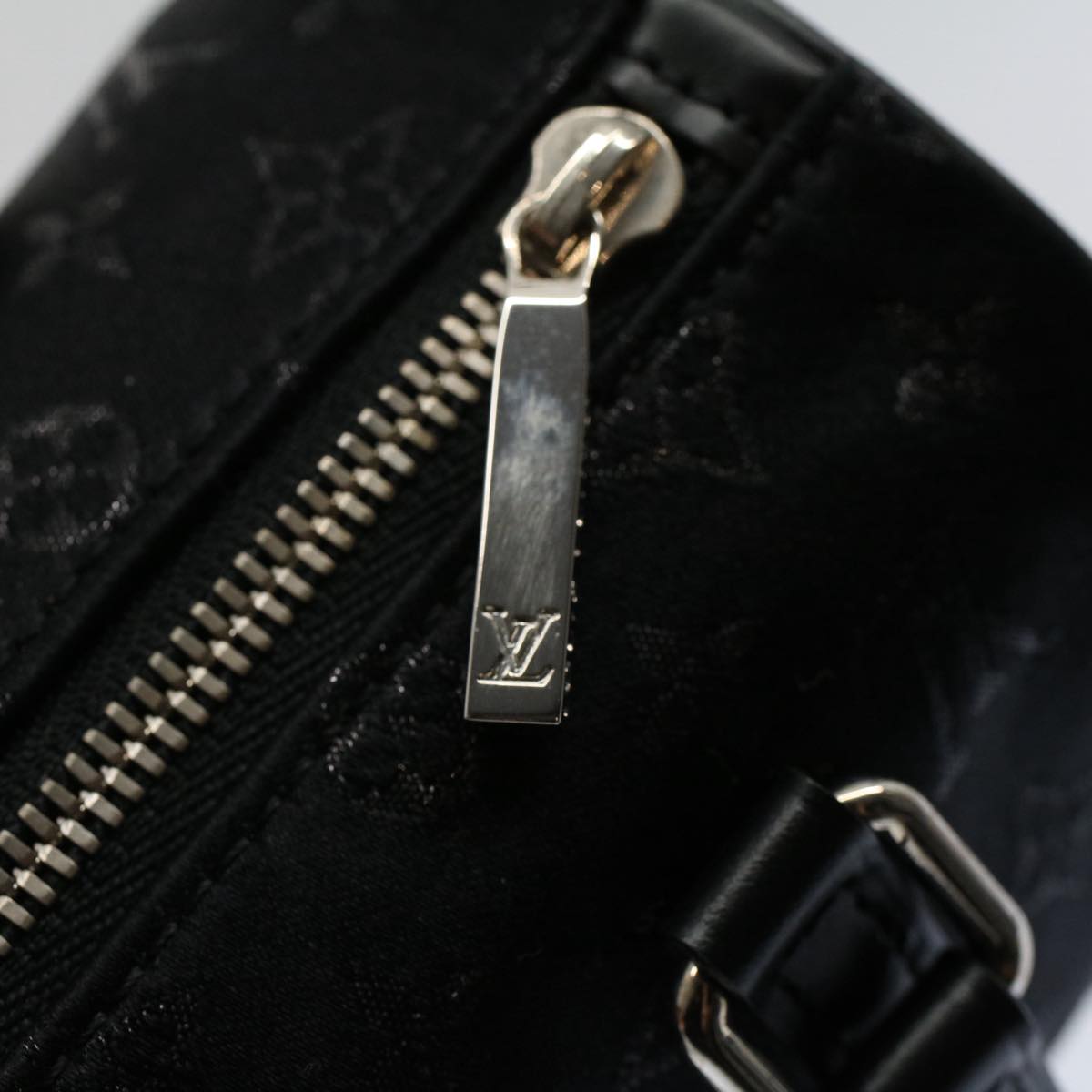 Louis Vuitton Women's Black Canvas Papillon Handbag in Black