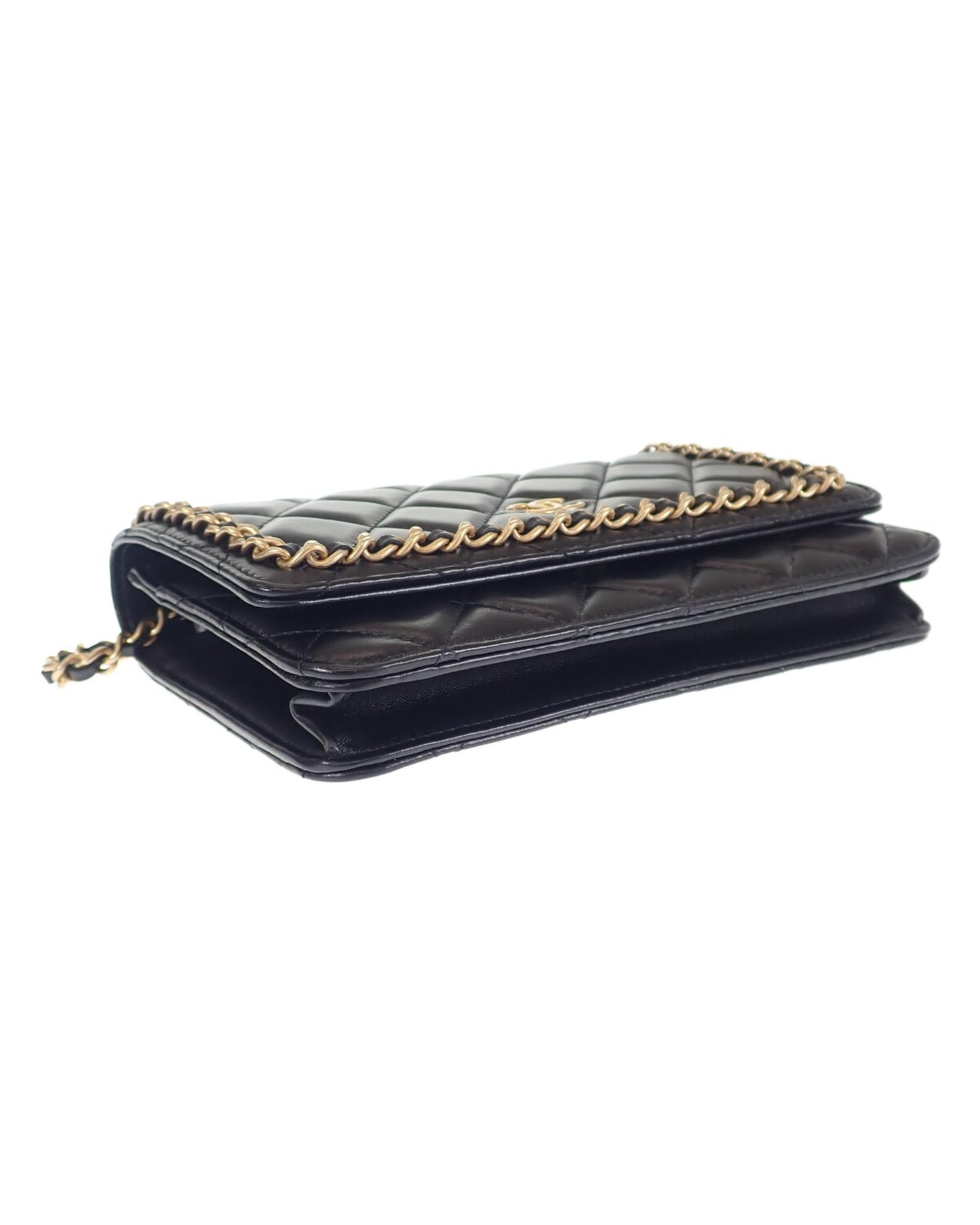 Chanel Women's Quilted Chain Wallet On Chain - Excellent Condition in Black