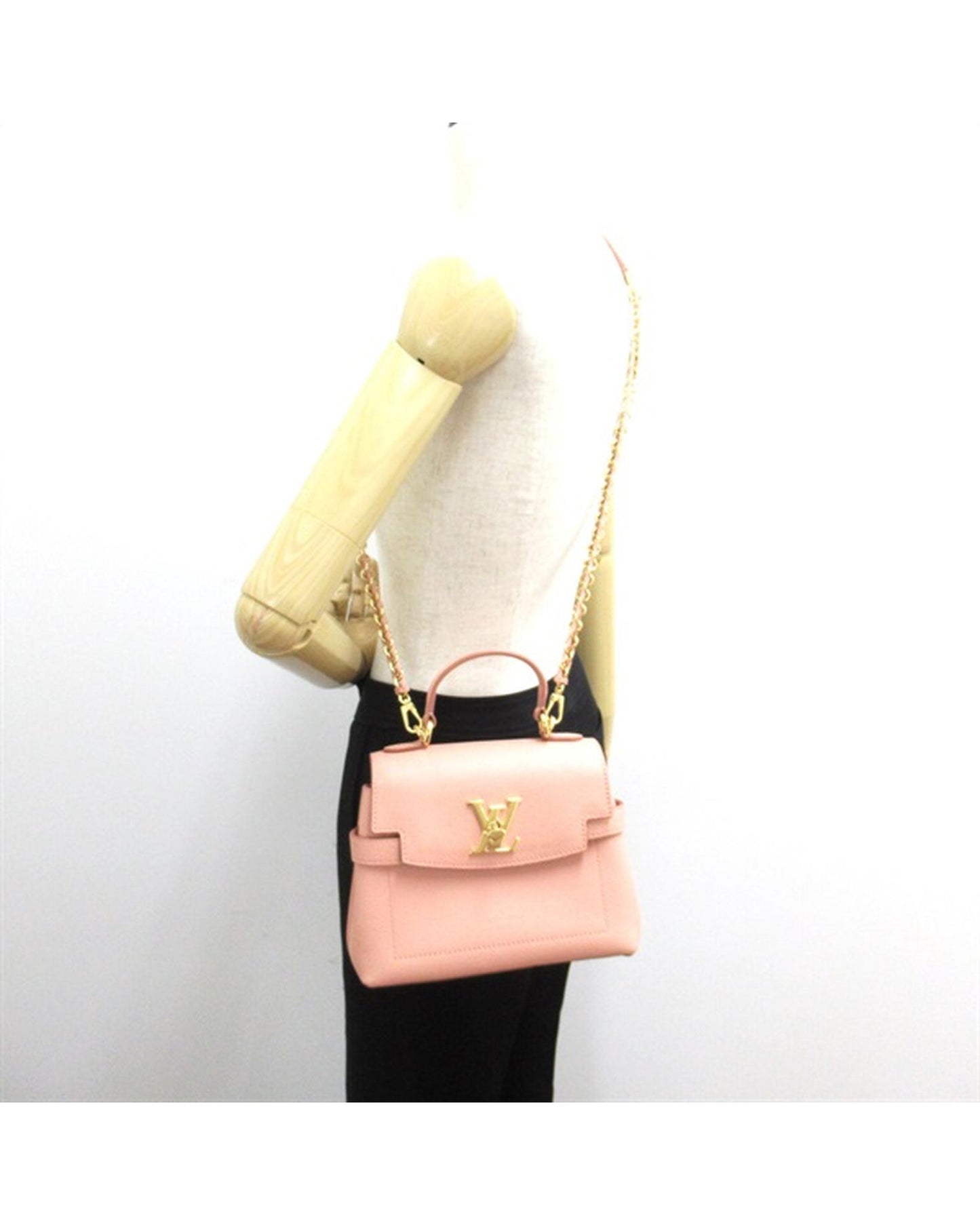 Louis Vuitton Women's Excellent Condition Pink Lockme Ever BB Bag in Pink