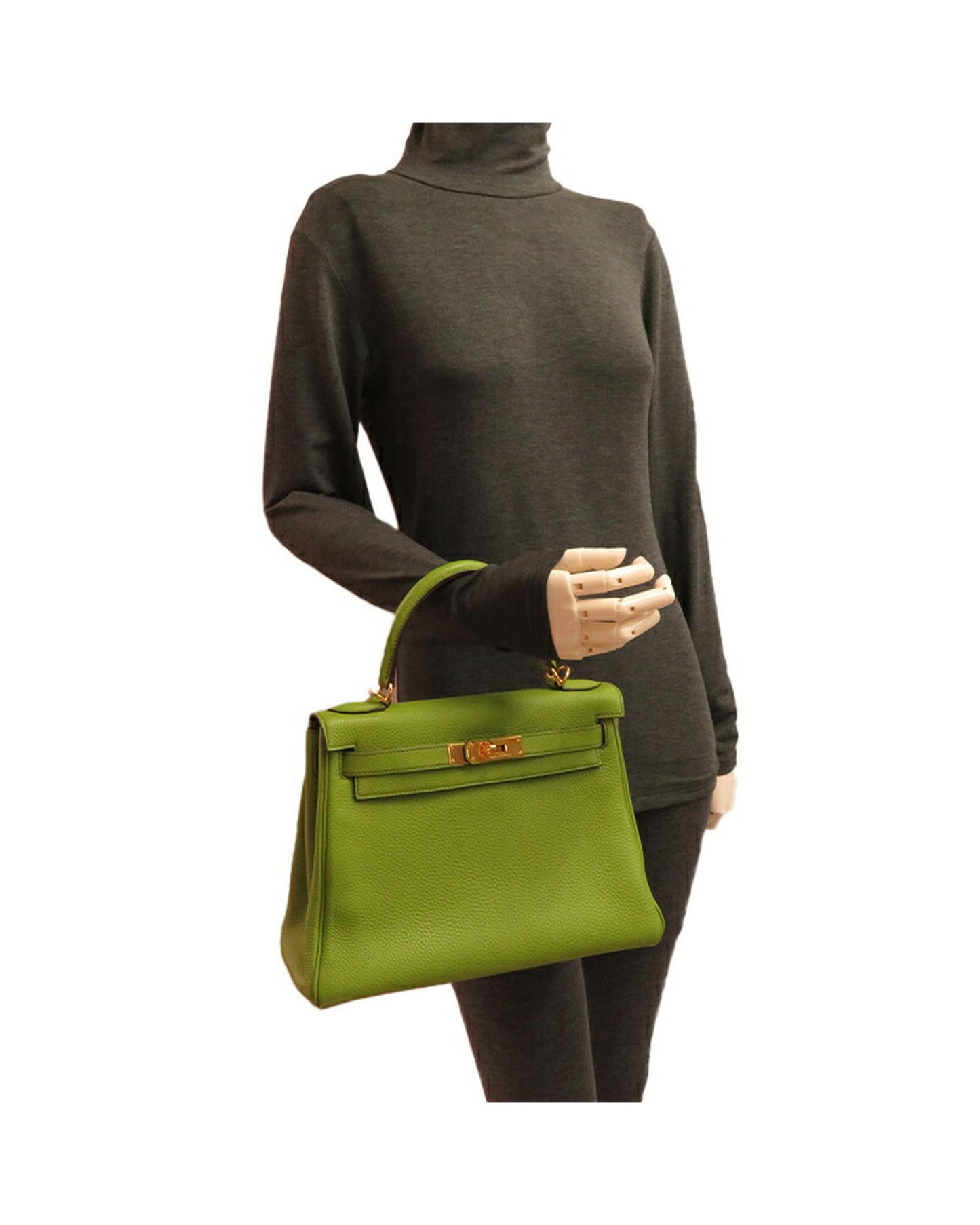 Hermes Women's Green Clemence Kelly 28 Bag in A Condition in Green