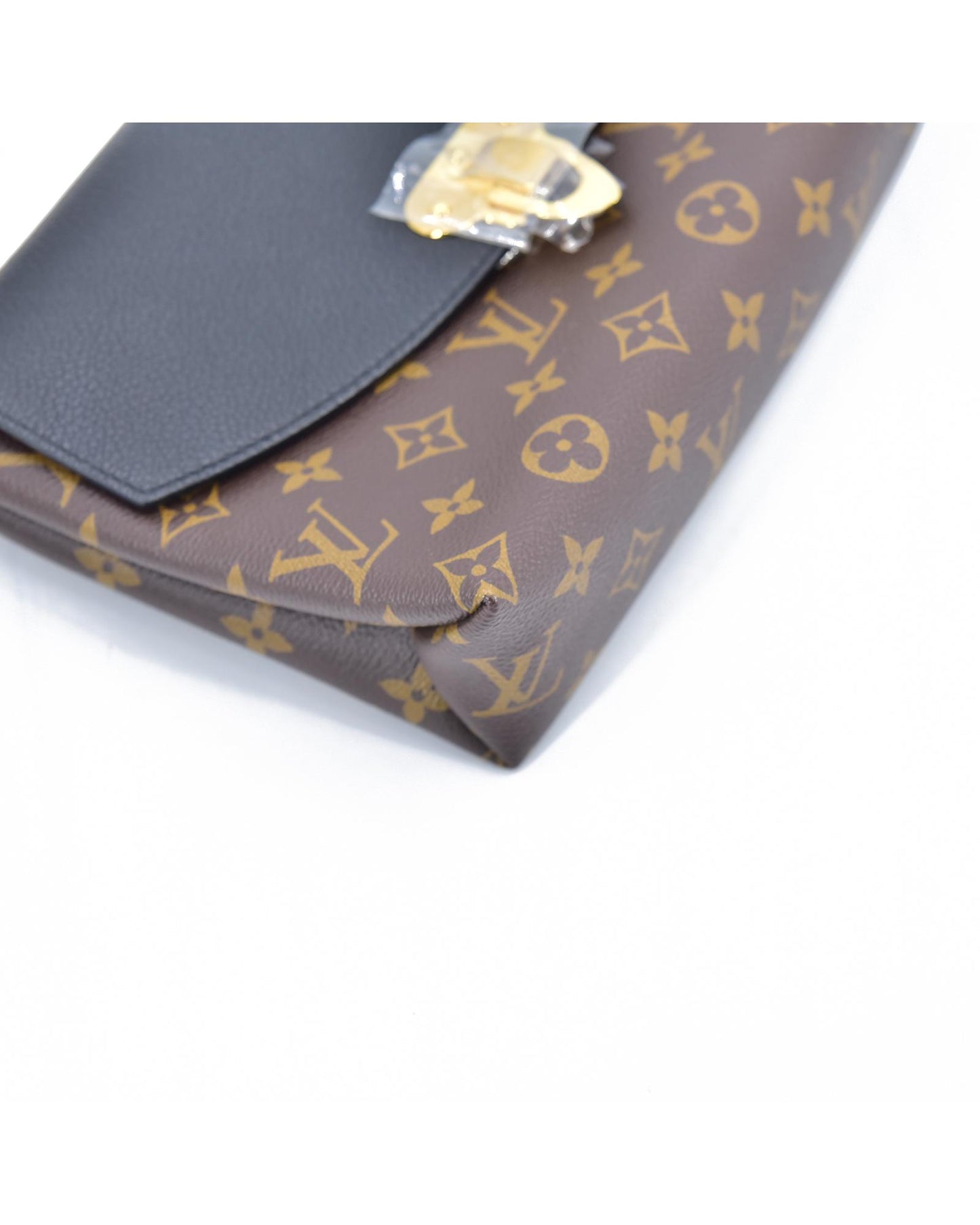 Louis Vuitton Women's Brown Monogram Saint-Placide Bag - SA Condition in Brown
