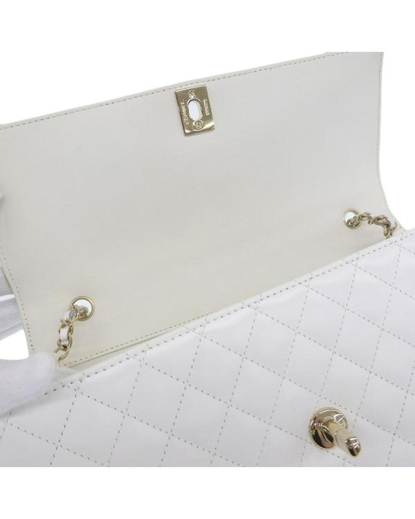 Chanel Women's Matelasse Flap Shoulder Bag in White