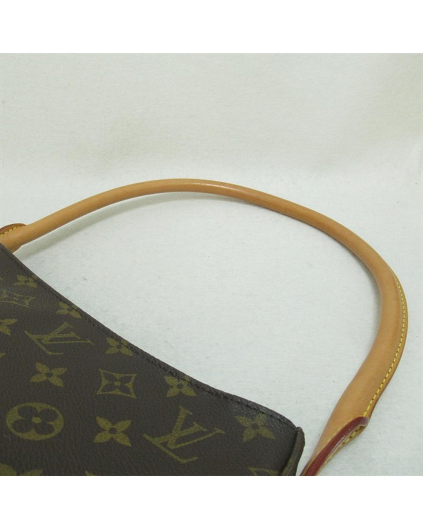 Louis Vuitton Women's Brown Monogram Looping MM Bag in Excellent Condition in Brown