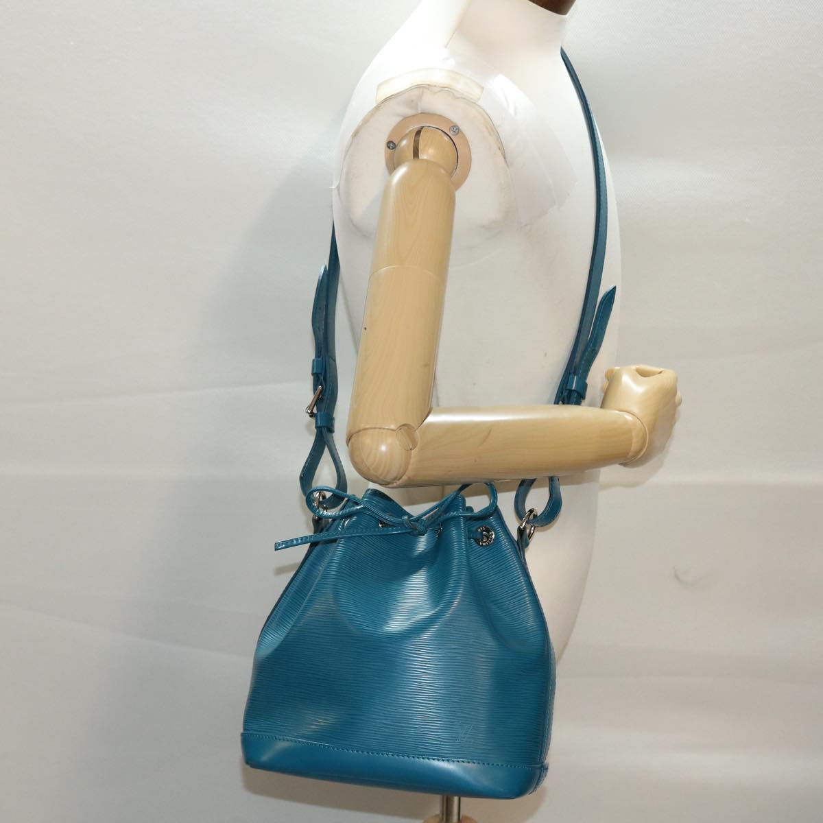 Louis Vuitton Epi Noe Bb Shoulder Bag Light Blue Cyan M40846 Lv Auth 46191