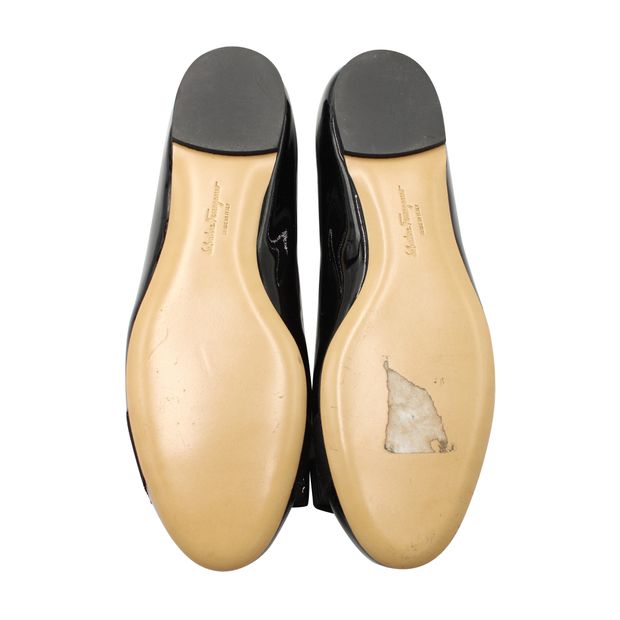 Salvatore Ferragamo Iconic Black Patent-Leather Varina Ballet Flats - Vara Bow