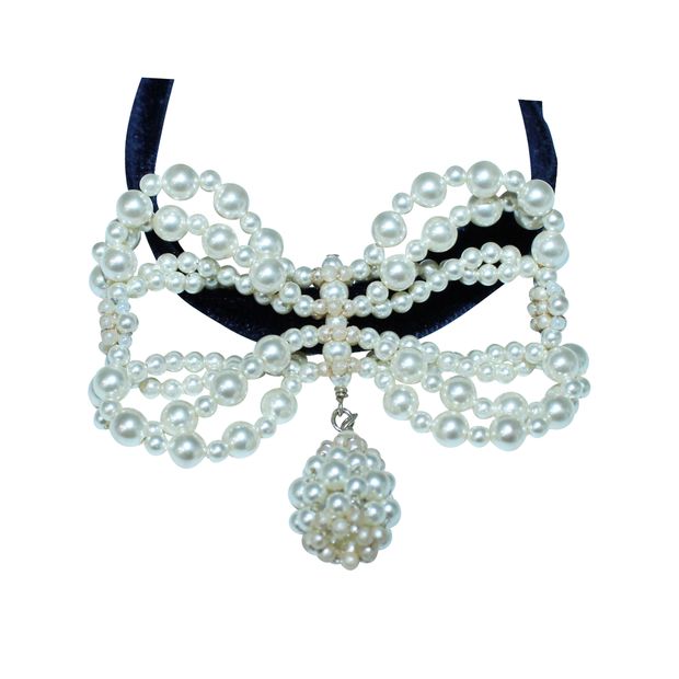 Chanel Navy Blue Velvet Choker With Faux Pearls