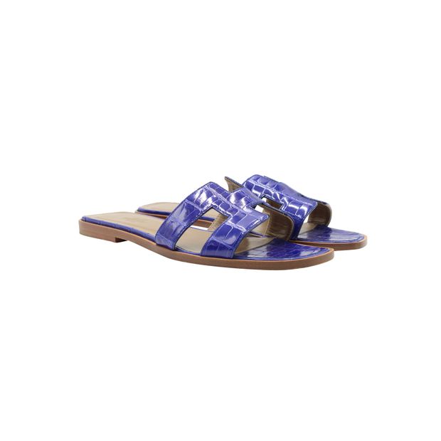 HERMÈS Oran Sandals In Alligator Bleu