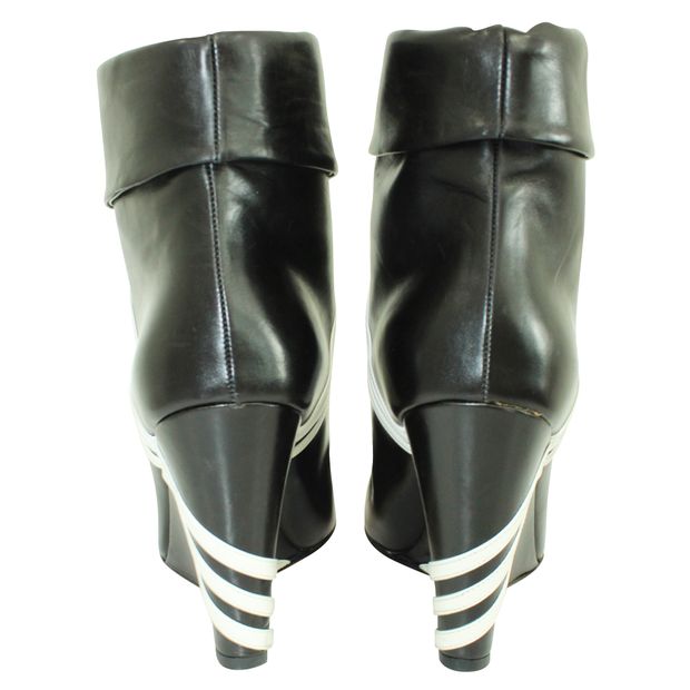 YOHJI YAMAMOTO Black Boots with White Stripes